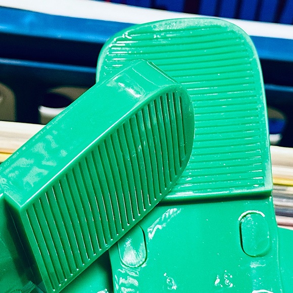 NWOT - Jeffrey Campbell “A Lil Bit” Patent Embellished Sandal Shiny Green - 6 US - Picture 9 of 13